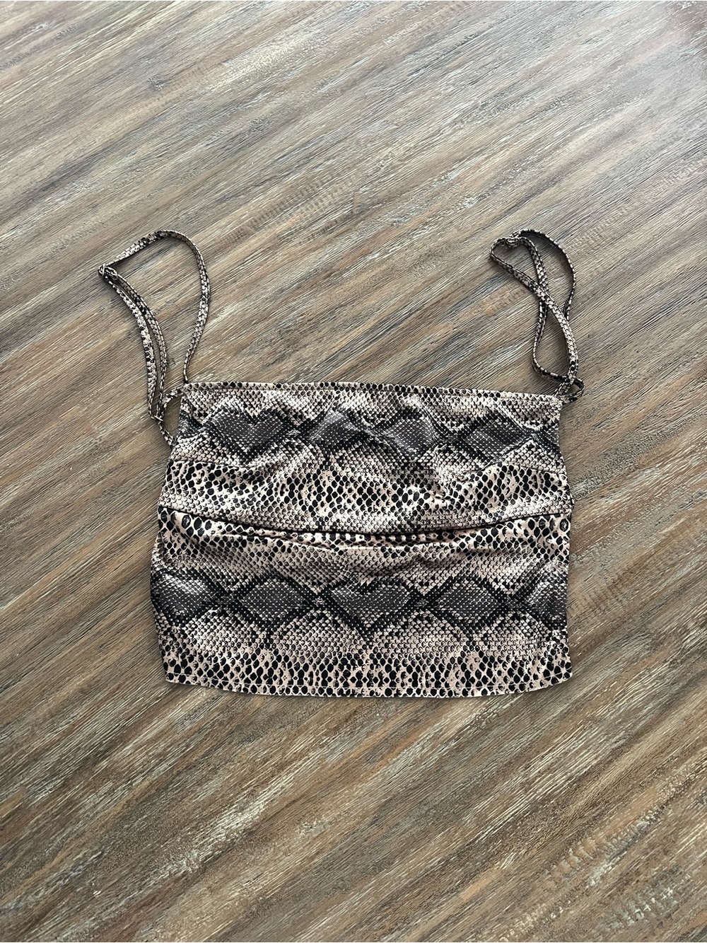 Snake Print Backless Crop Top - Picture 2 of 3